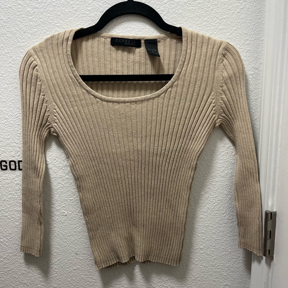 Express Women's Tan Ribbed Crew Neck Sweater